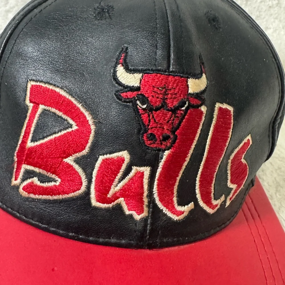 Vintage Chicago Bulls Leather Drew‎ Pearson Snapback Hat Cap NBA Red and Black